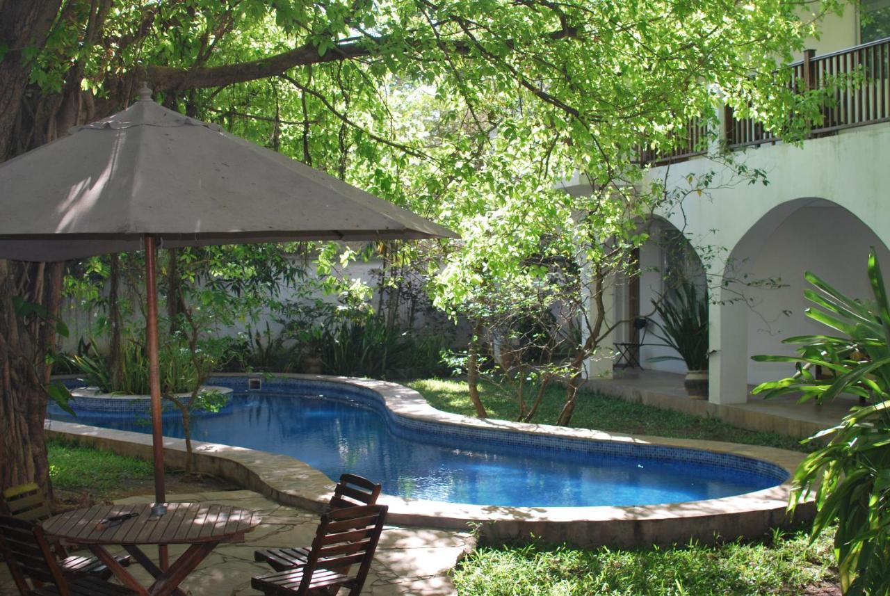 Alexanders Hotel Dar es Salaam Exteriör bild